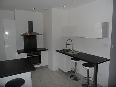 APPARTEMENT T4 A LOUER - ST ETIENNE CENTRE VILLE - 80.72 m2 - 730 € charges comprises par mois