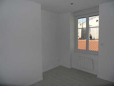 APPARTEMENT T4 A LOUER - ST ETIENNE CENTRE VILLE - 80.72 m2 - 730 € charges comprises par mois