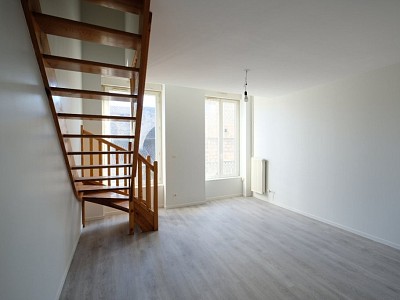 APPARTEMENT T4 A LOUER - ST ETIENNE CENTRE VILLE - 106 m2 - 750 € charges comprises par mois