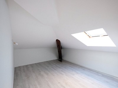 APPARTEMENT T4 A LOUER - ST ETIENNE CENTRE VILLE - 106 m2 - 750 € charges comprises par mois