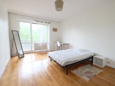 APPARTEMENT T4 A LOUER - ST ETIENNE FACULTE / CENTRE DEUX - 100 m2 - 950€ charges comprises par mois
