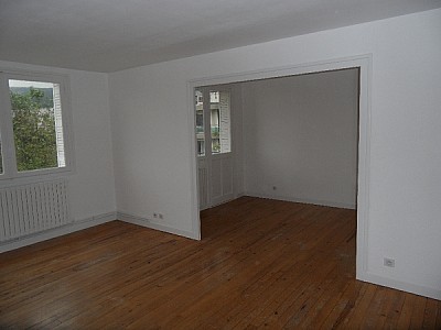 APPARTEMENT T4 A LOUER - ST ETIENNE FAURIEL - 80 m2 - 600 € charges comprises par mois