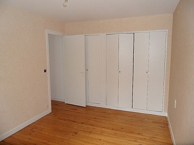 APPARTEMENT T4 A LOUER - ST ETIENNE FAURIEL - 80 m2 - 600 € charges comprises par mois