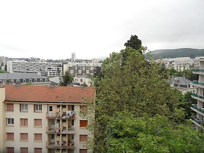 APPARTEMENT T4 A LOUER - ST ETIENNE FAURIEL - 80 m2 - 600 € charges comprises par mois