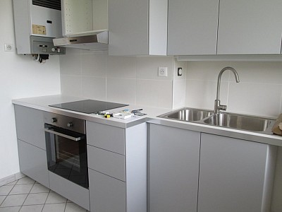 APPARTEMENT T4 A LOUER - ST ETIENNE FAURIEL - 80 m2 - 600 € charges comprises par mois