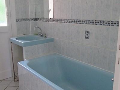 APPARTEMENT T4 A LOUER - ST ETIENNE FAURIEL - 80 m2 - 600 € charges comprises par mois