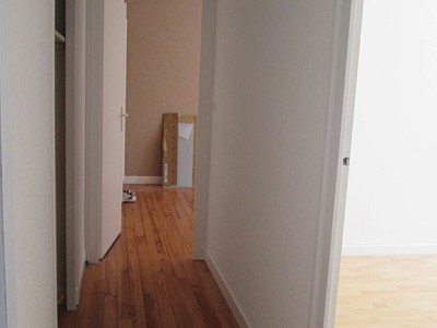 APPARTEMENT T4 A LOUER - ST ETIENNE FAURIEL - 80 m2 - 600 € charges comprises par mois