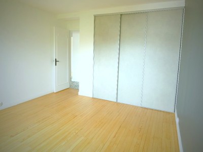 APPARTEMENT T4 A LOUER - ST ETIENNE FAURIEL - 90 m2 - 970€ charges comprises par mois