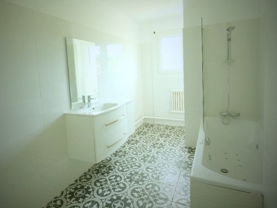 APPARTEMENT T4 A LOUER - ST ETIENNE FAURIEL - 90 m2 - 970€ charges comprises par mois