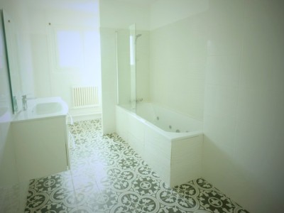 APPARTEMENT T4 A LOUER - ST ETIENNE FAURIEL - 90 m2 - 970€ charges comprises par mois
