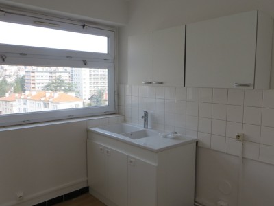 APPARTEMENT T4 A LOUER - ST ETIENNE FAURIEL - 71.07 m2 - 750�&euro; charges comprises par mois