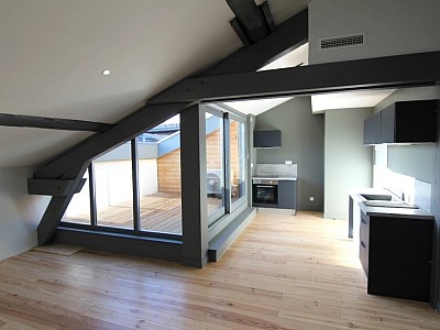 APPARTEMENT T4 A LOUER - ST ETIENNE HYPER CENTRE - 85.32 m2 - 995�&euro; charges comprises par mois