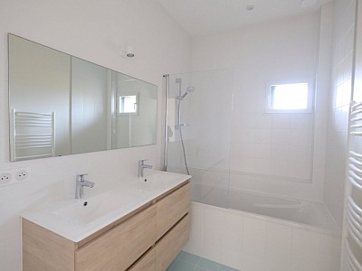APPARTEMENT T4 A LOUER - ST ETIENNE LA TERRASSE - 112.2 m2 - 1 340 € charges comprises par mois