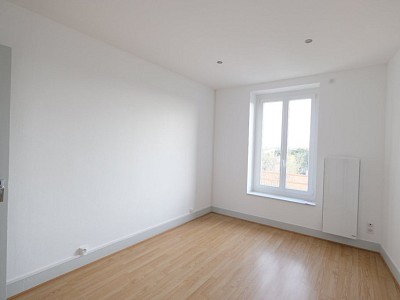 APPARTEMENT T4 A LOUER - ST ETIENNE MONTPLAISIR - 78.16 m2 - 660€ charges comprises par mois