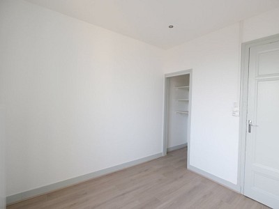 APPARTEMENT T4 A LOUER - ST ETIENNE MONTPLAISIR - 78.16 m2 - 695 € charges comprises par mois