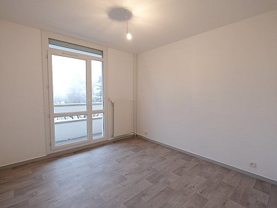 APPARTEMENT T4 A LOUER - ST ETIENNE PARC DE L EUROPE - 74.26 m2 - 790€ charges comprises par mois