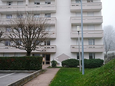 APPARTEMENT T4 A LOUER - ST ETIENNE PARC DE L EUROPE - 74.26 m2 - 790€ charges comprises par mois