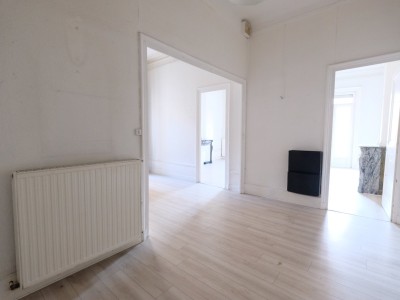 APPARTEMENT T4 A LOUER - ST ETIENNE PLACE GRENETTE - 85.03 m2 - 600€ charges comprises par mois
