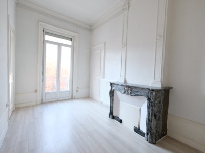 APPARTEMENT T4 A LOUER - ST ETIENNE PLACE GRENETTE - 85.03 m2 - 600€ charges comprises par mois