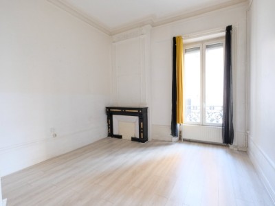 APPARTEMENT T4 A LOUER - ST ETIENNE PLACE GRENETTE - 85.03 m2 - 600€ charges comprises par mois