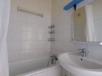 APPARTEMENT T4 A LOUER - ST ETIENNE PLACE GRENETTE - 85.03 m2 - 600€ charges comprises par mois