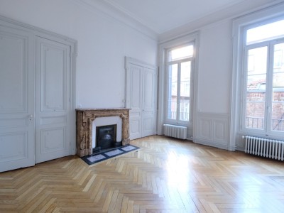 APPARTEMENT T4 A LOUER - ST ETIENNE PREFECTURE - 139.49 m2 - 950 € charges comprises par mois
