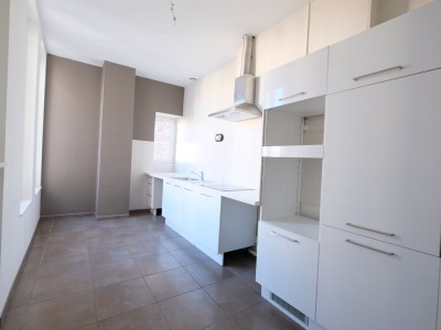 APPARTEMENT T4 A LOUER - ST ETIENNE PREFECTURE - 138.14 m2 - 1060 € charges comprises par mois