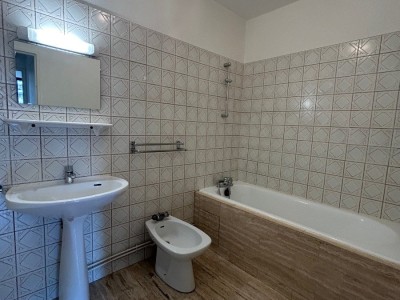APPARTEMENT T4 A LOUER - ST ETIENNE - 90.82 m2 - 890€ charges comprises par mois