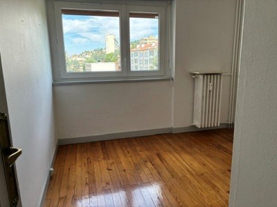 APPARTEMENT T4 A LOUER - ST ETIENNE - 71.07 m2 - 750 € charges comprises par mois