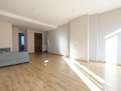 APPARTEMENT T4 A VENDRE - ST ETIENNE BADOUILLRE - 121.14 m2 - 195000 €