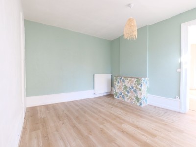 APPARTEMENT T4 A VENDRE - ST ETIENNE BADOUILLRE - 121.14 m2 - 195000 €