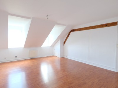 APPARTEMENT T4 A VENDRE - ST ETIENNE BADOUILLÈRE - 110.16 m2 - 85 000 €