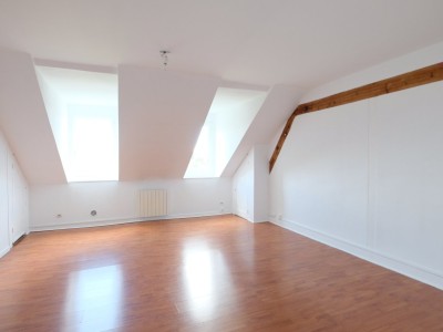 APPARTEMENT T4 A VENDRE - ST ETIENNE BADOUILLÈRE - 110.16 m2 - 85 000 €