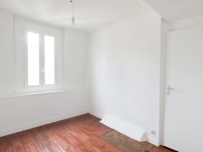 APPARTEMENT T4 A VENDRE - ST ETIENNE BADOUILLÈRE - 110.16 m2 - 85 000 €