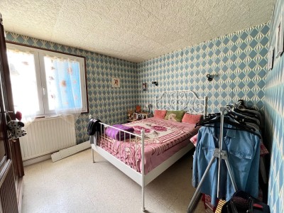 APPARTEMENT T4 A VENDRE - ST ETIENNE BELLEVUE - 82 m2 - 65000€