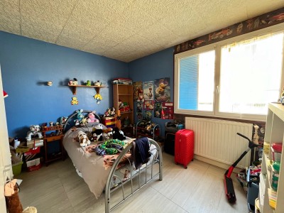 APPARTEMENT T4 A VENDRE - ST ETIENNE BELLEVUE - 82 m2 - 65000€