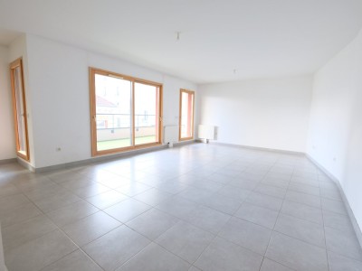 APPARTEMENT T4 A VENDRE - ST ETIENNE BELLEVUE - 81.28 m2 - 154000€
