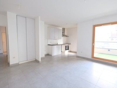 APPARTEMENT T4 A VENDRE - ST ETIENNE BELLEVUE - 81.28 m2 - 154000€