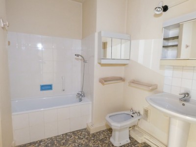 APPARTEMENT T4 A VENDRE - ST ETIENNE BELLEVUE - 91.5 m2 - 94000€