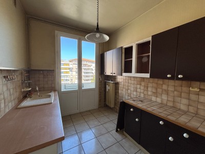 APPARTEMENT T4 A VENDRE - ST ETIENNE BERGSON - 102.23 m2 - 129 000 €