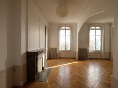 APPARTEMENT T4 A VENDRE - ST ETIENNE CENTRE VILLE - 114.35 m2 - 149000 €