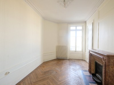 APPARTEMENT T4 A VENDRE - ST ETIENNE CENTRE VILLE - 114.35 m2 - 149000 €