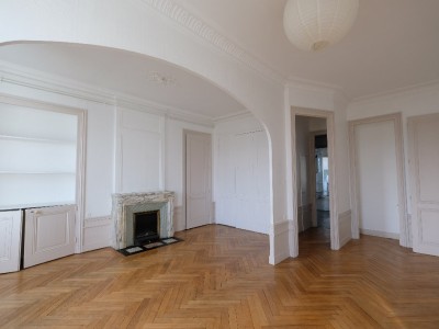 APPARTEMENT T4 A VENDRE - ST ETIENNE CENTRE VILLE - 114.35 m2 - 149000 €