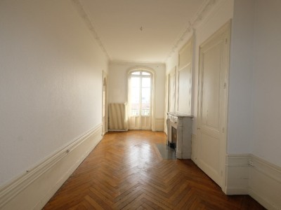 APPARTEMENT T4 A VENDRE - ST ETIENNE CENTRE VILLE - 114.35 m2 - 149000 €