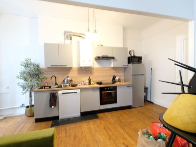 APPARTEMENT T4 A VENDRE - ST ETIENNE CENTRE VILLE - 83.12 m2 - 120000€