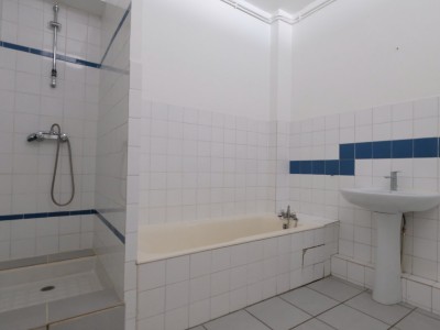 APPARTEMENT T4 A VENDRE - ST ETIENNE CENTRE VILLE - 98 m2 - 139�000�&euro;