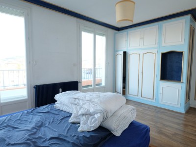 APPARTEMENT T4 A VENDRE - ST ETIENNE CENTRE VILLE - 154.85 m2 - 139 000 €