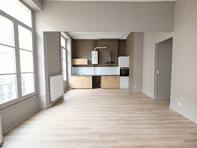 APPARTEMENT T4 A VENDRE - ST ETIENNE CENTRE VILLE - 99.05 m2 - 125�000�&euro;