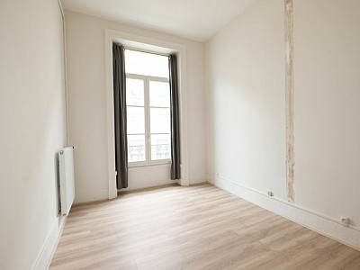 APPARTEMENT T4 A VENDRE - ST ETIENNE CENTRE VILLE - 99.05 m2 - 125�000�&euro;