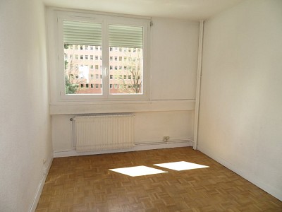 APPARTEMENT T4 - ST ETIENNE FACULTE / CENTRE DEUX - 82.34 m2 - VENDU